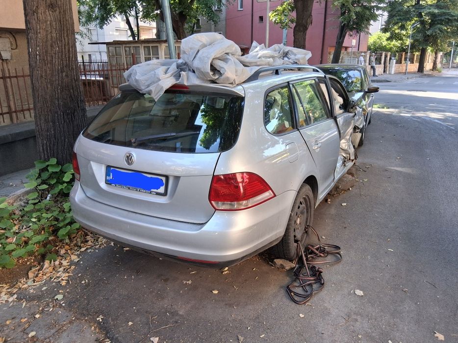 Golf 5 комби,2008 1.6 ,102кс, газ/бензин за части.