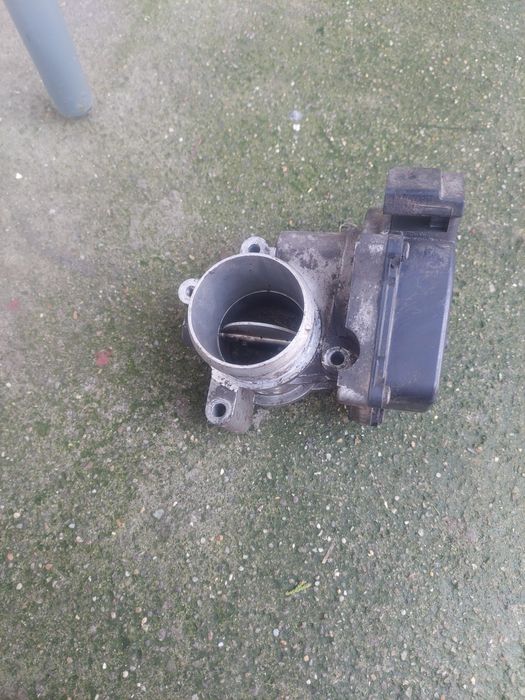 Vând injectoare,rampa injectoare,alternator,electromotor piese 1.6 cay