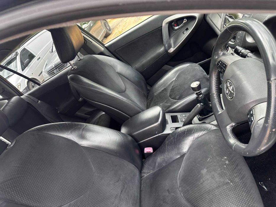 Продава се на части Toyota RAV4 2.2 D-4D 150 к.с. 4x4 - 2010 г.