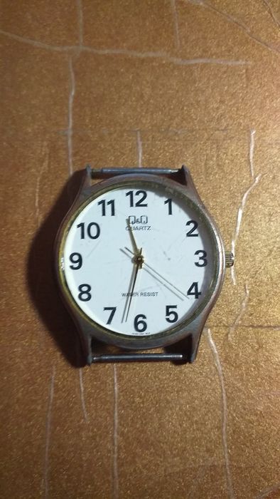 Часы разные пластик