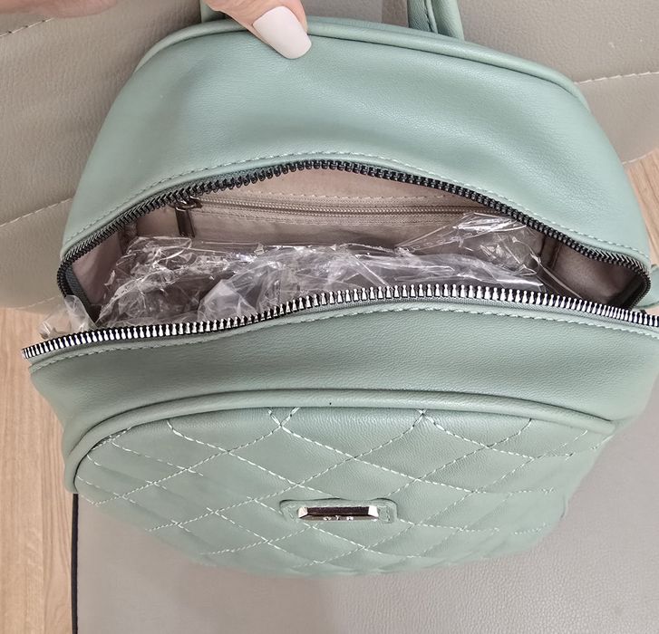 Нова раница цвят мента