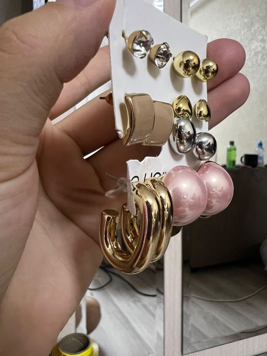 Продам серьги бижутерия