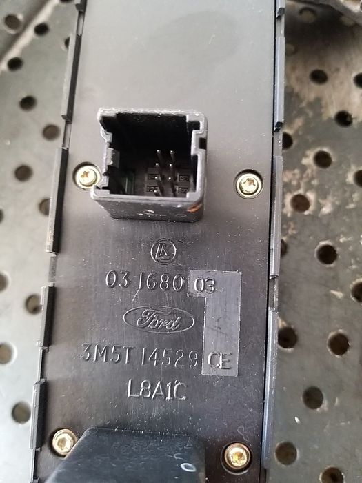Bloc butoane geamuri oglinzi stanga fata ford focus 2 3m5t14529ce