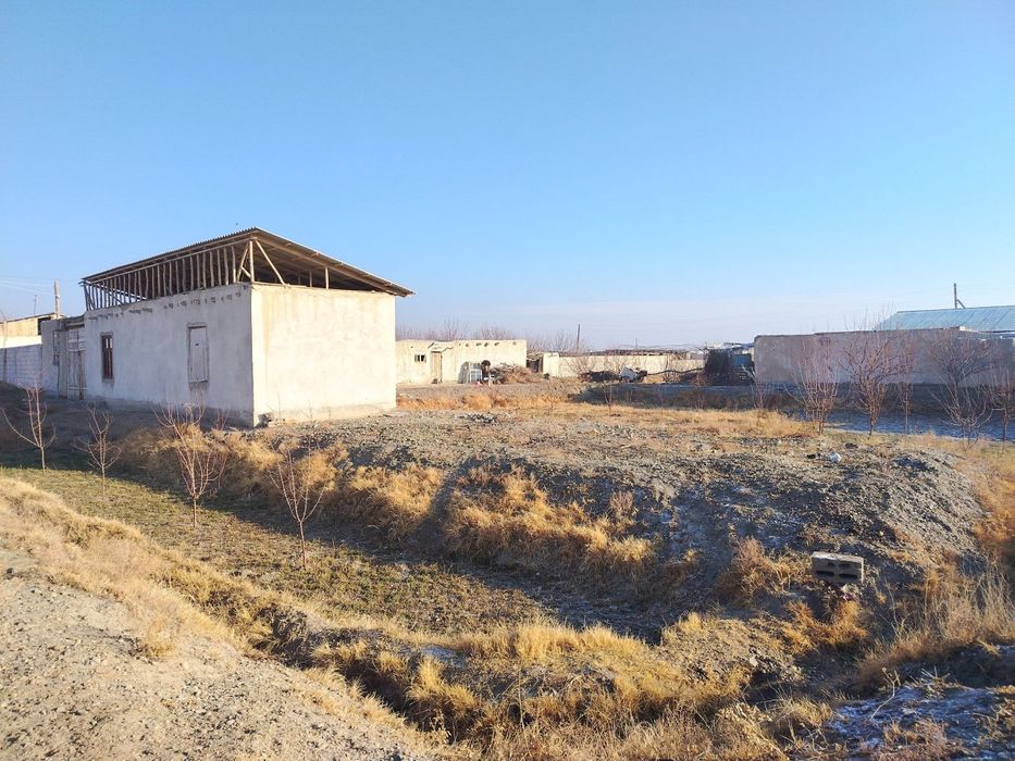 Uy sotiladi 13 sotiqlik