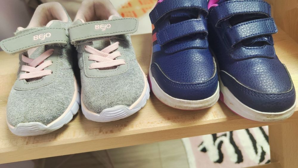 Adidași fetiță numărul 27