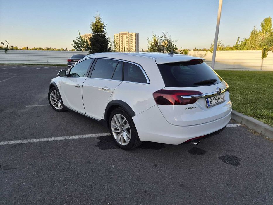 Vând Opel Insignia Sports Tourer (Break) — 2015 — 2.0 CDTI Euro 5 — Cutie Automată REPARATĂ TOTAL (Garanție Septembrie 2027)