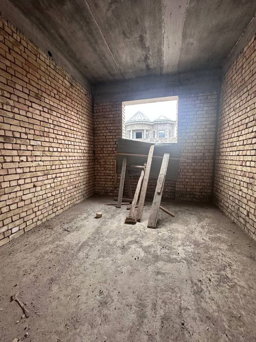 Недалеко от Ипподрома ул У́ратепа Евро дом 5 соток 10 комнат 350 м²