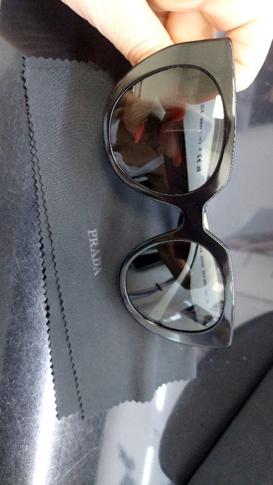 Чисто нови  слънчеви очила РRADA! Закупени са от Скай Оптика