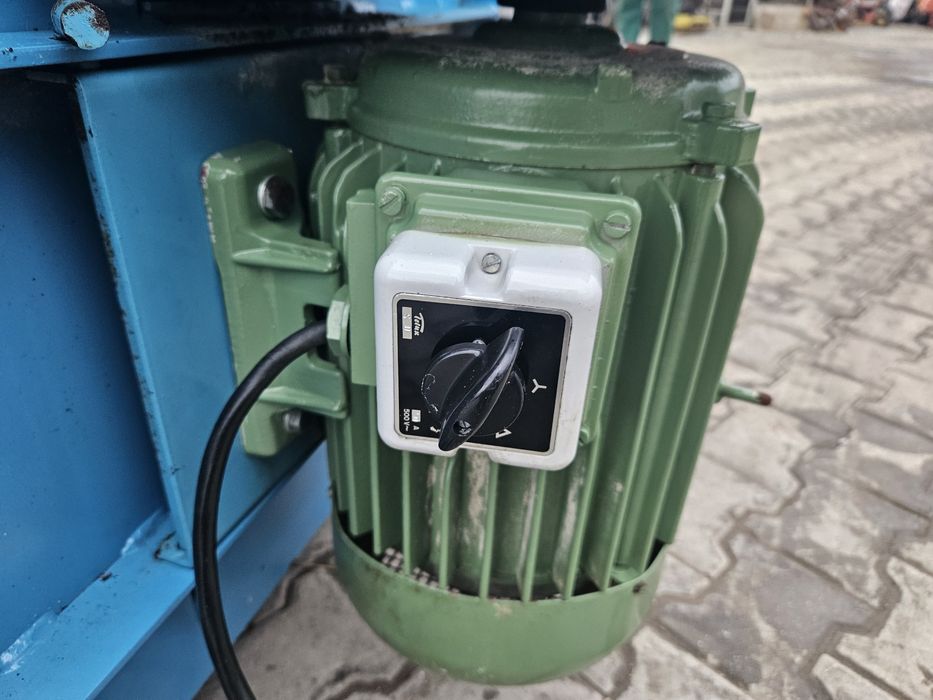 Moară cu ciocănele trifazic cu ladă de depozitare