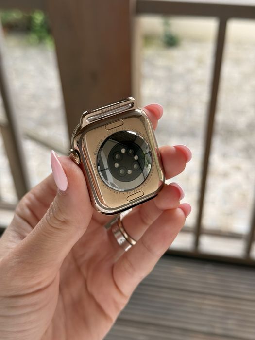 Apple Watch Series 10 Titanium 42mm GPS + Cellular