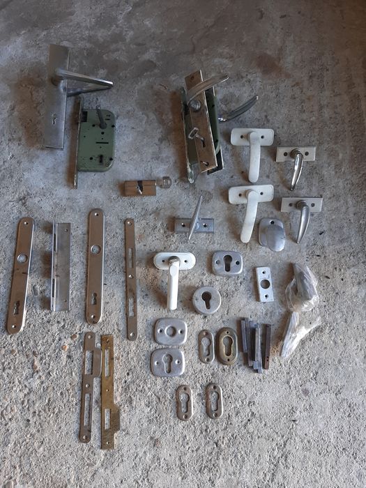 Брави железни стари