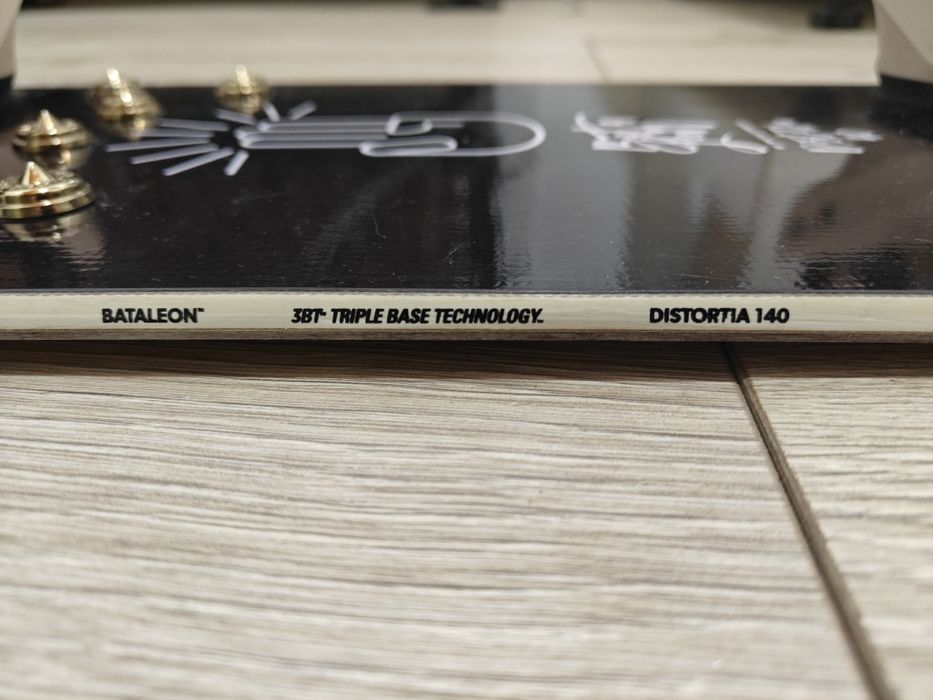 Vând placa snowboard Bataleon Distortia și legături Switchback Static