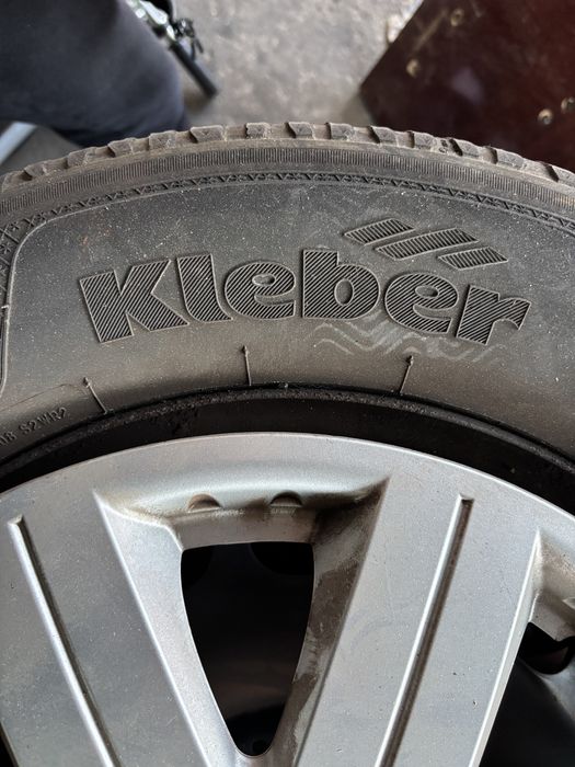 Janta tabla cu anvelope  215/65/16