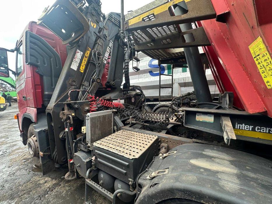 Camion VOLVO FH-480 cu  macara
