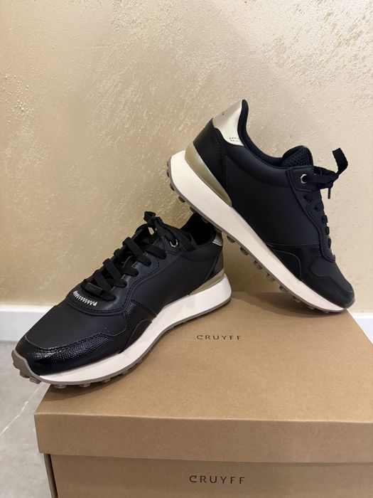 Чисто нови обувки  Cruyff  26.5 см