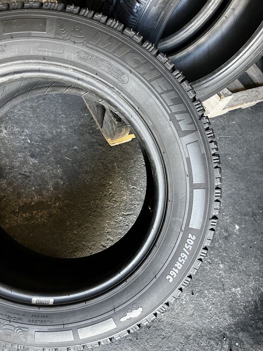 4 anvelope iarna 205/65/16 C , Michelin , 7-9 mm