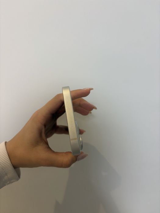 Продавам Iphone 14, 128 GB, бял
