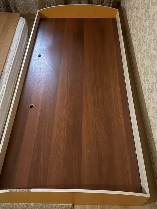 продается односпальная кровать