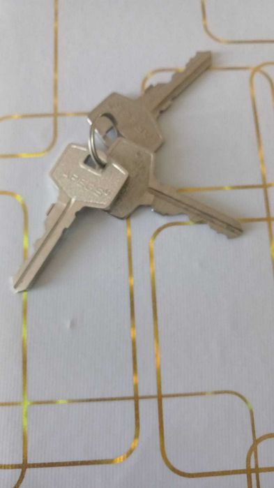 продам дверь входной