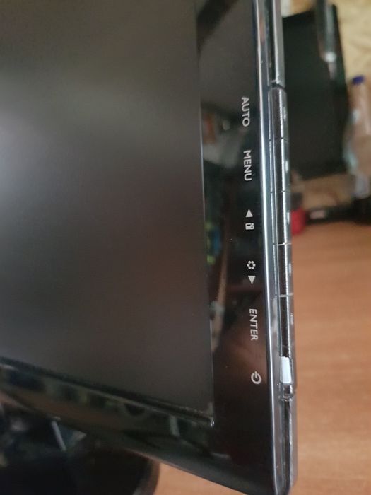 Monitor lcd Benq  în stare foarte bună