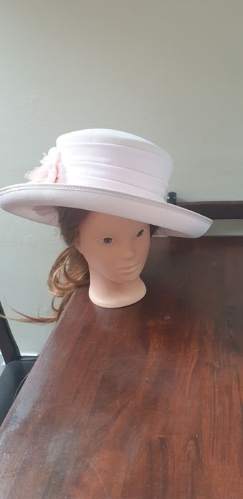 Palarie pink pentru nunți