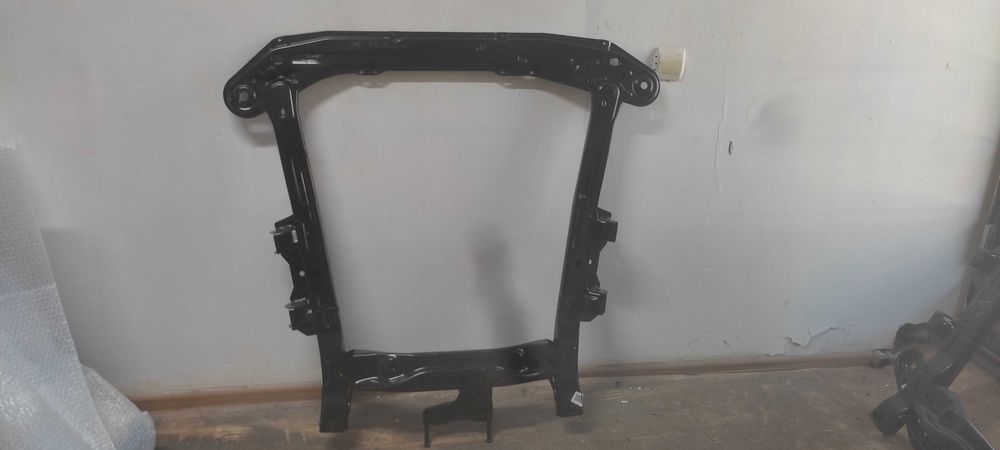 Подрамник, балка на ларгус