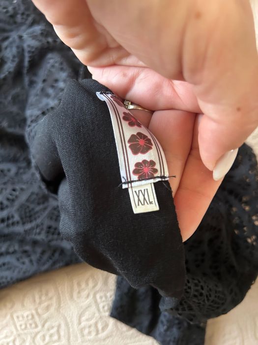 Черна рокля с дантела