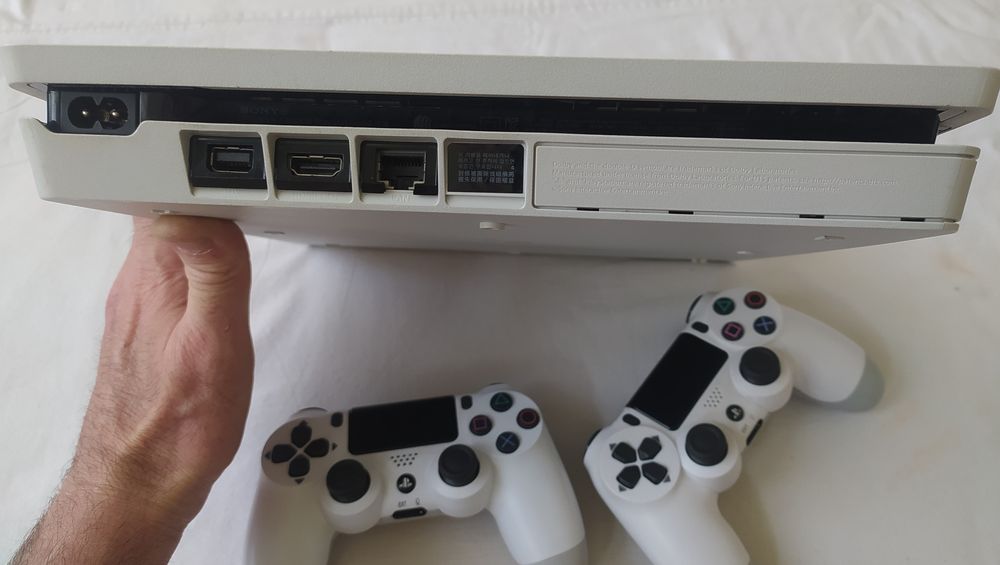 Playstation 4 slim proshivka 9.0 5TB 200 ga yaqin hit oyinlari bor