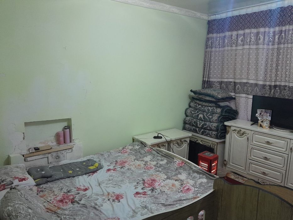 Uy sotiladi 6 sotix 8 xona