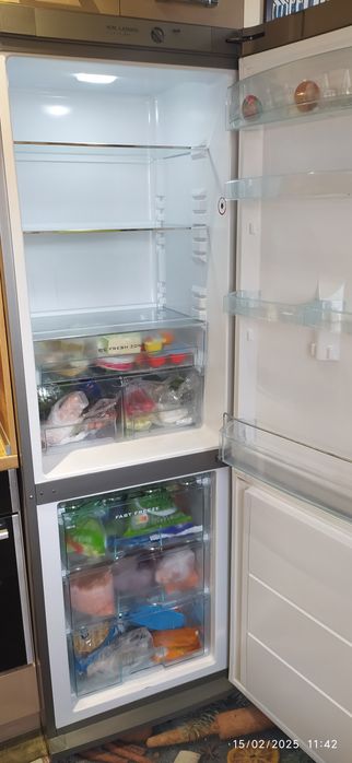 Хладилник SNAIGE с фризер А++ антибактериален