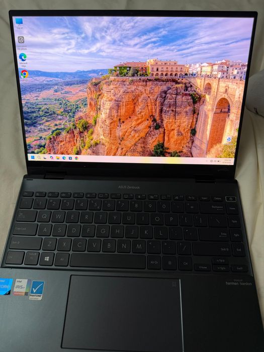 Vand laptop ASUS ZenBook 14