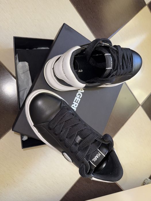 Adidasi Karl Lagerfield, 42