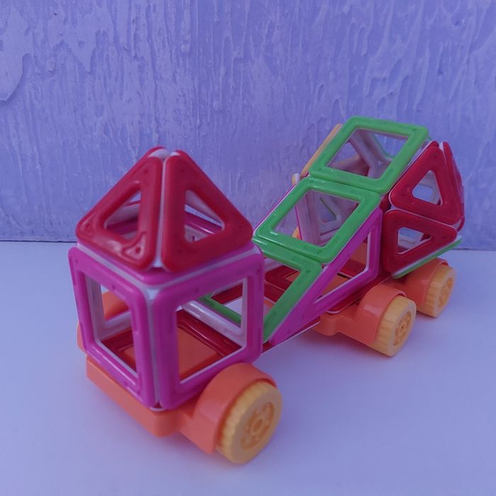 Продам магнитные конструкторы