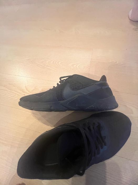 Маратонки Nike номер 42.5