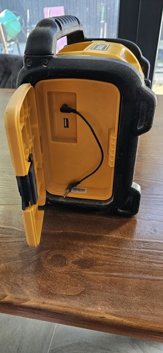 Dewalt radio 18v