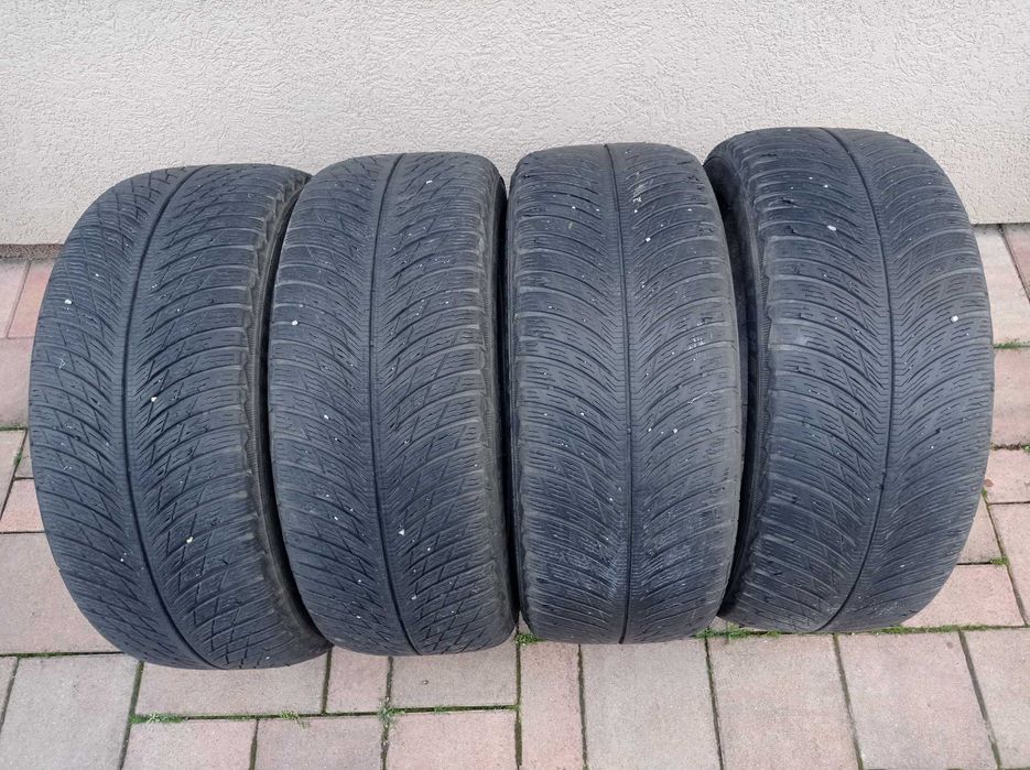 Vând 4 anvelope de iarnă  235/45   r 18.  Michelin Pilot Alpin