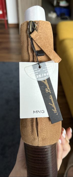 Боти с ток от естествена кожа Mango