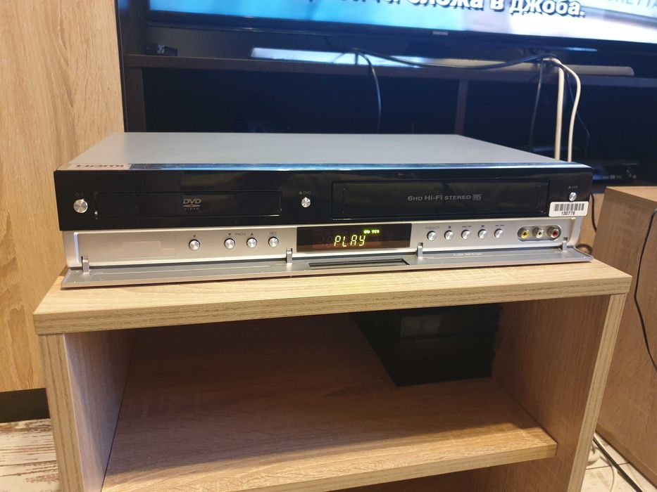 LG V290H HI FI STEREO DVD Плейър-VHS Рекордер, в отлично състояние!
