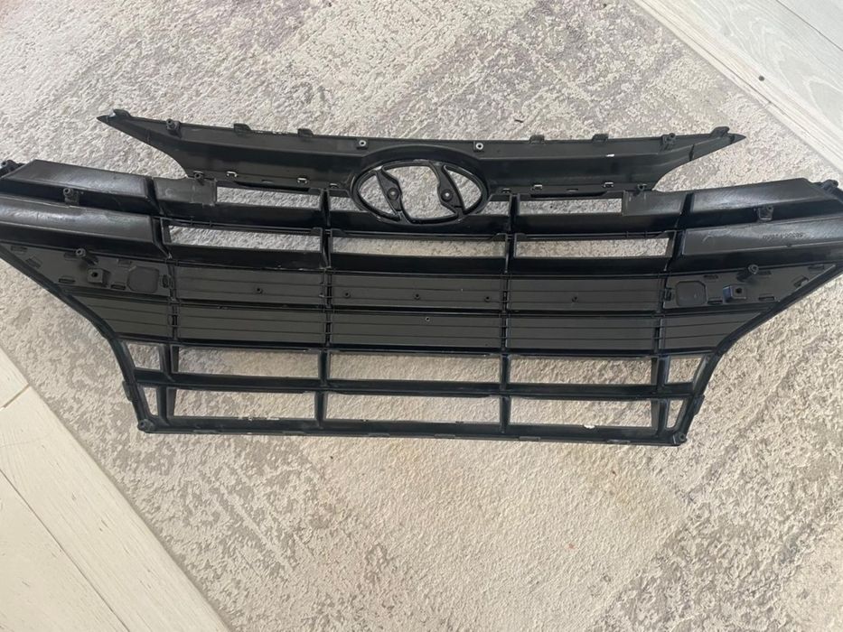 Решетка радиатора Hyundai Elantra