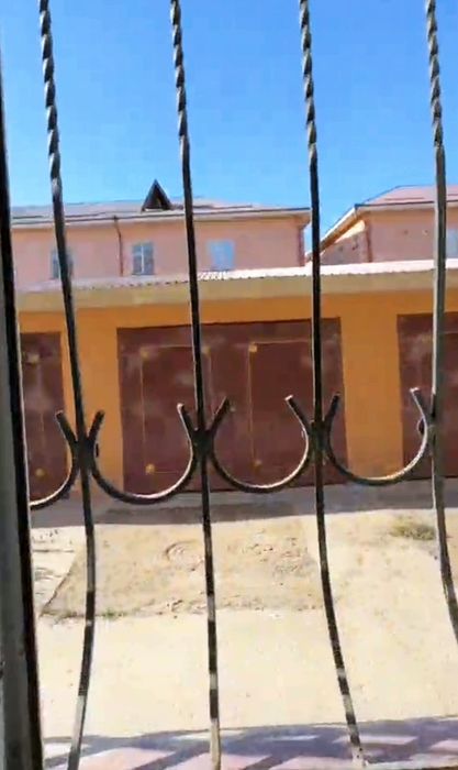 3 xonali kvartira sotiladi