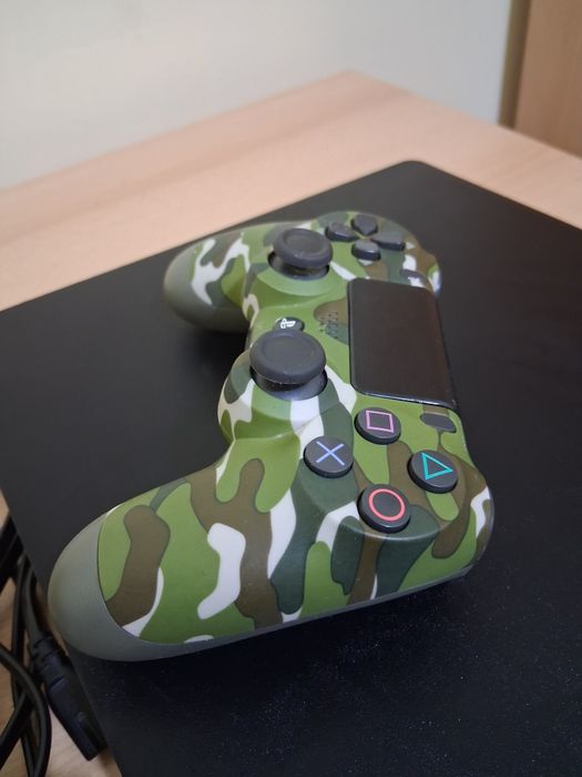 Play Station 4 Slim