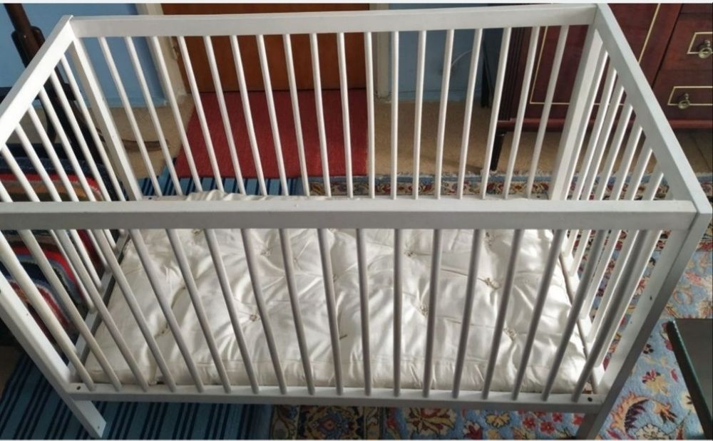Pătuț alb pentru copii, cu saltea