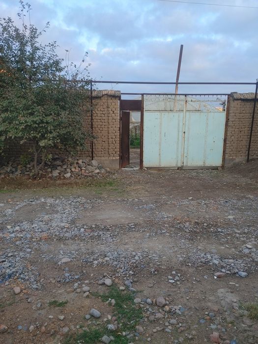 Участка сотилади 8 сотых