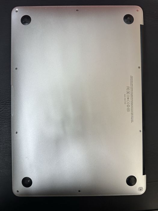 Apple macbook 2011 silver 256gb