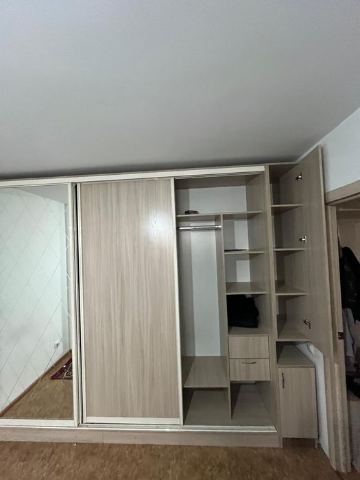 Шкаф выдвижной бу