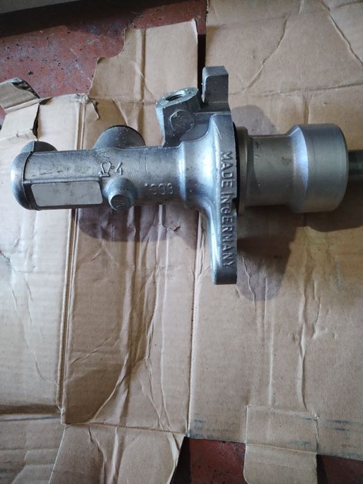 Главный тормозной цилиндр