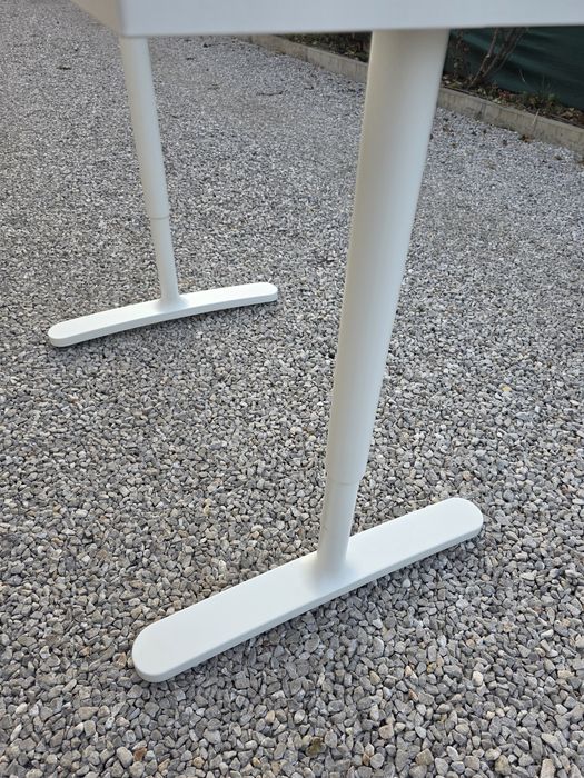 Крака /основа/ за бюро Bekant IKEA за плот120/60