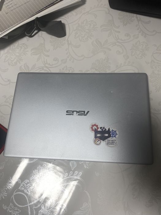 Asus vivobook наутбук