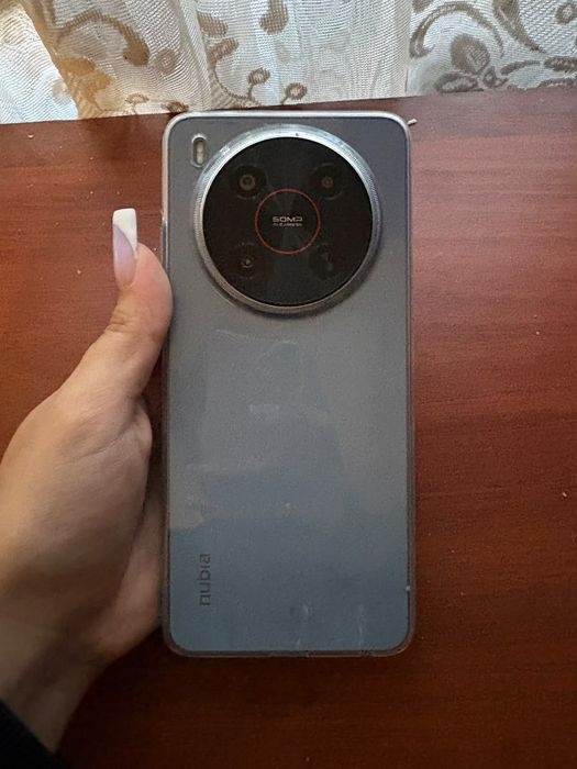 Zte nubia V70 Max
ZTE  N