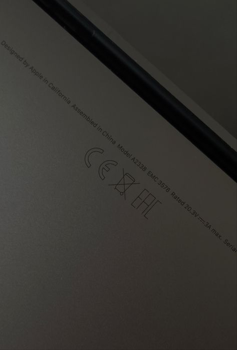 Продам MacBook Pro на M1 256